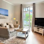 Baltischer Hof 27 *