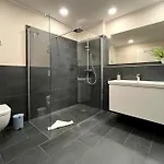 Baltischer Hof 27 *