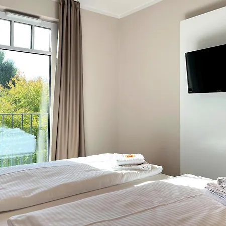 Apartment Baltischer Hof 27 *